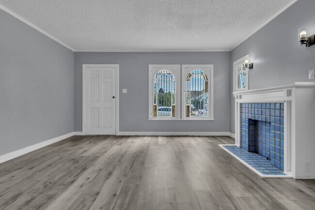 Building Photo - 1441 W 53rd St