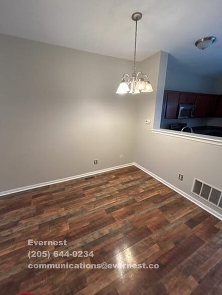 Building Photo - 1208 Green Dr