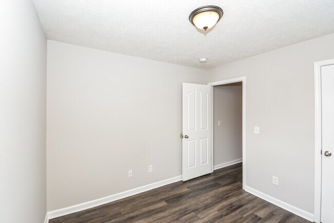 Building Photo - 1045 Tammy Sue Ln