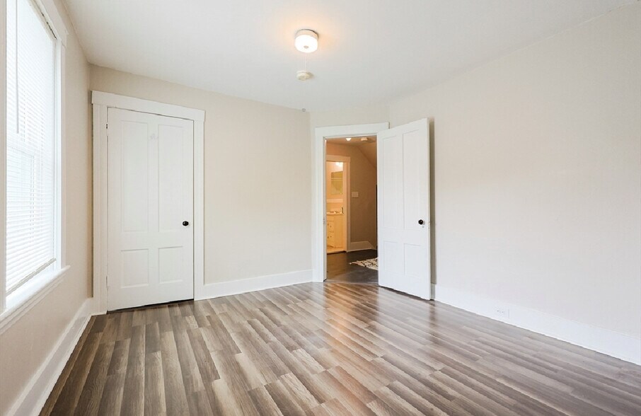 Building Photo - 258 Main St