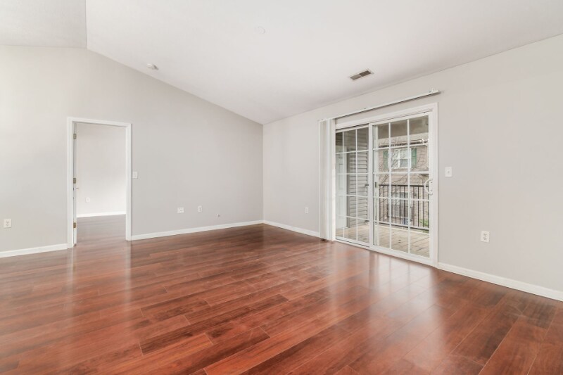 Building Photo - 757 Spring Valley Dr