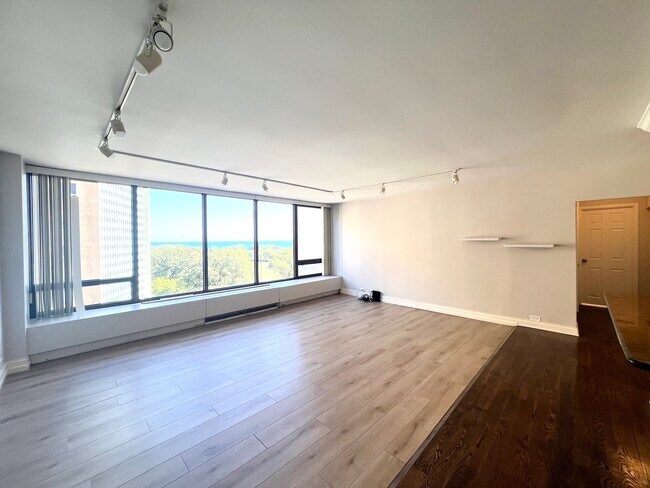 Building Photo - 2800 N Lake Shore Dr