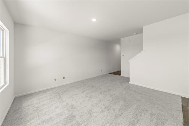 Building Photo - 5919 Sahara Dr