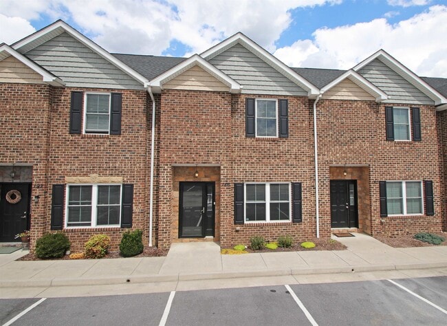 Primary Photo - 186 Cedar Point Ln