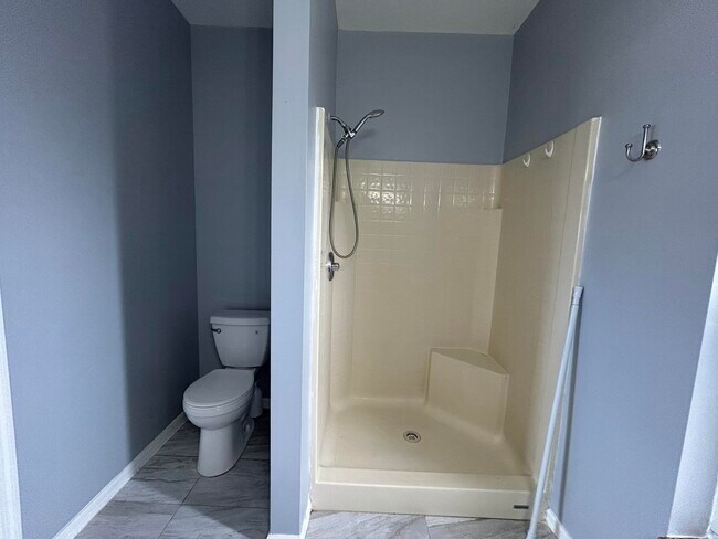 Building Photo - 974 SE Albatross Ave