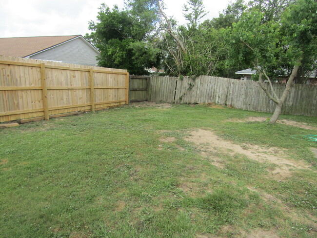Building Photo - Updated 3-Bed, 2-Bath Home in Charter Oaks...
