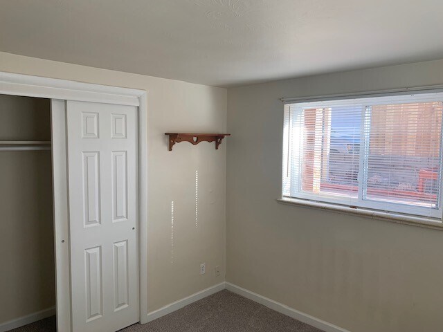 Building Photo - 1119 Clinton St