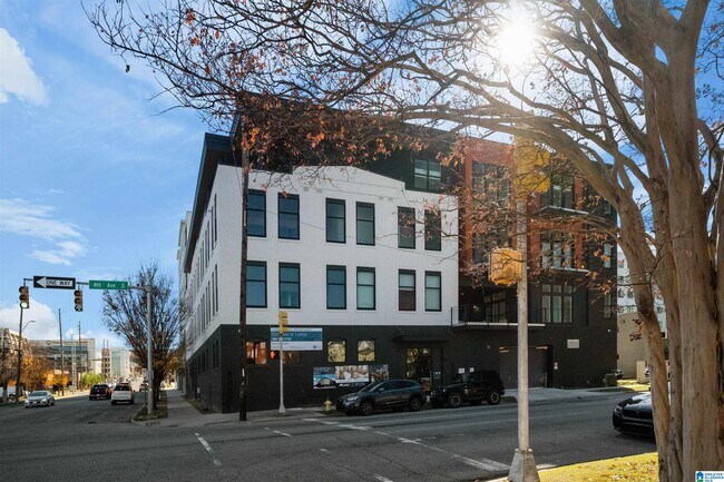 Building Photo - 1329 4th Ave S