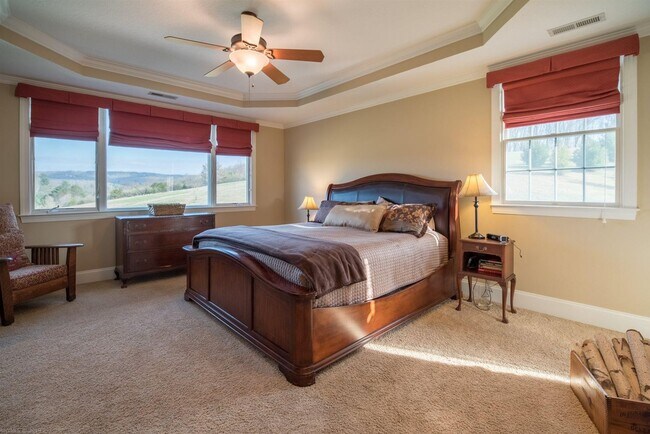 Building Photo - Charming Wyatt Farms Home with Stunning Vi...
