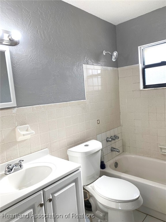 Building Photo - 331 Blanco Ct