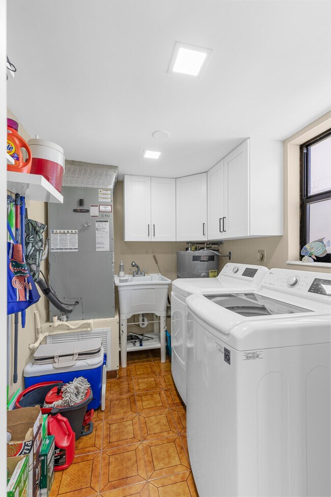 Building Photo - 3951 N Ocean Blvd