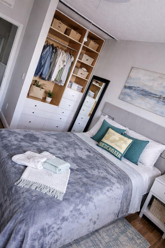 Building Photo - 1067 Rio Ct