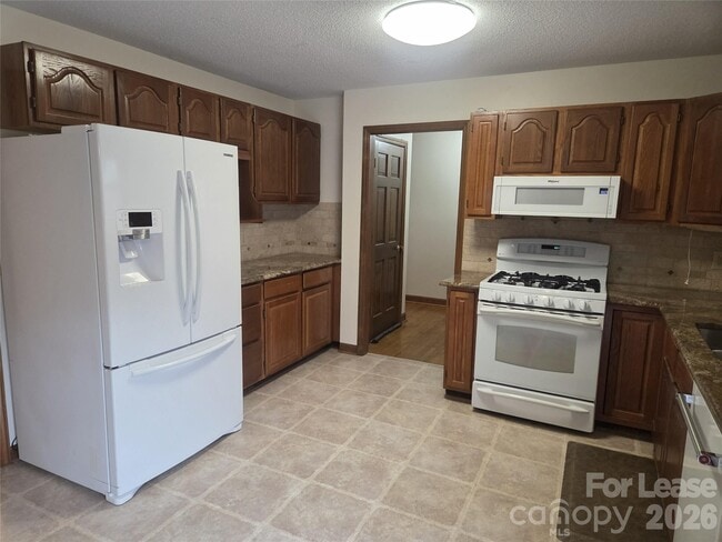 Building Photo - 1568 Triplett Rd