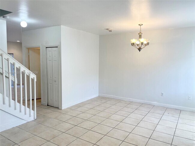 Building Photo - 1635 SE 31st Ct