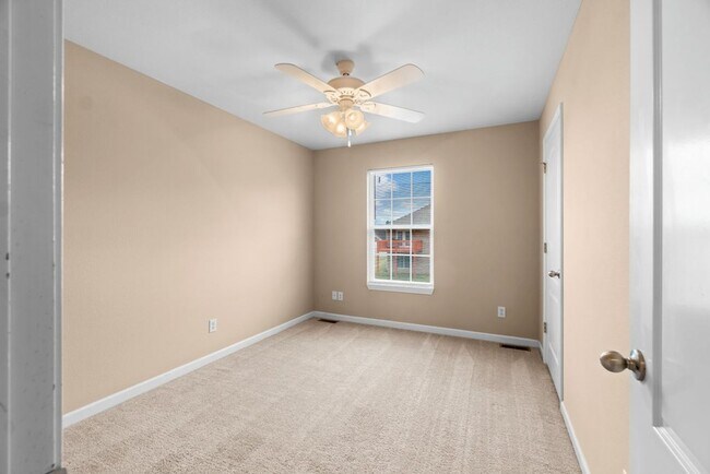 Building Photo - 2862 Larkspur Ct