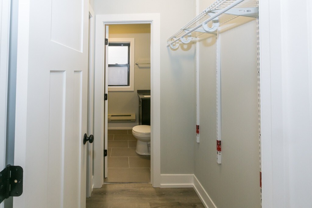 Building Photo - 735 W Brompton Ave