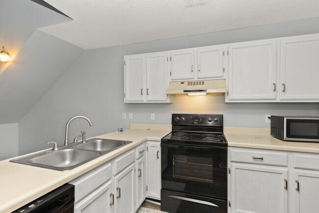 Building Photo - 1009 Stonegate Dr