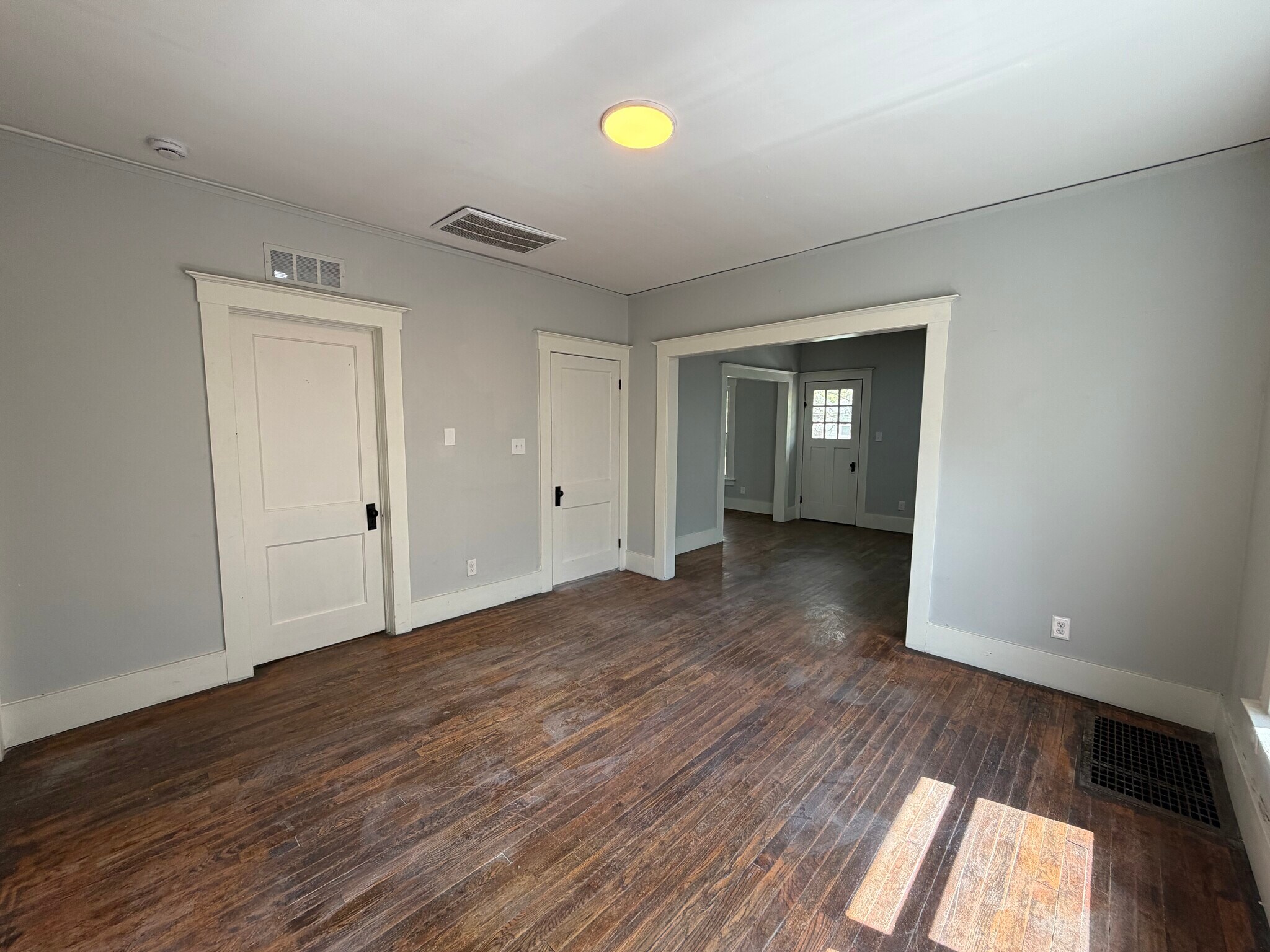 Building Photo - 3284 Northwestern St