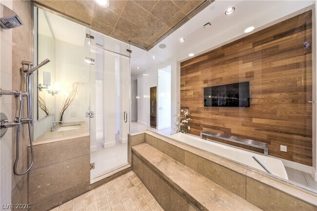 Building Photo - 1501 Foothills Village Dr