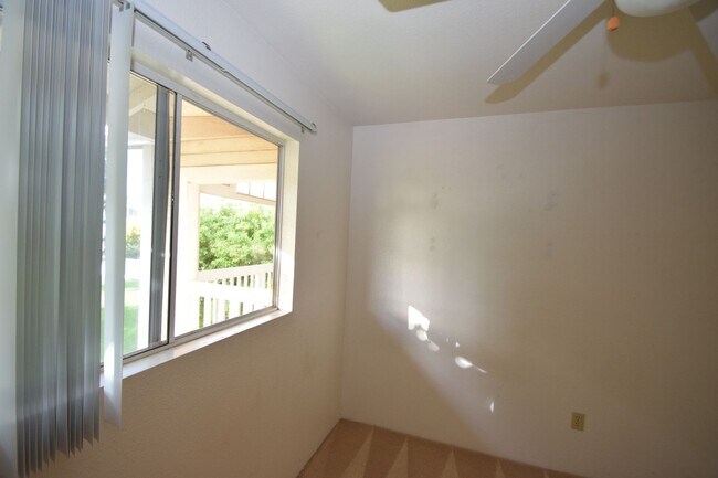 Building Photo - PARKGLEN AT WAIKELE – Clean and well-maint...