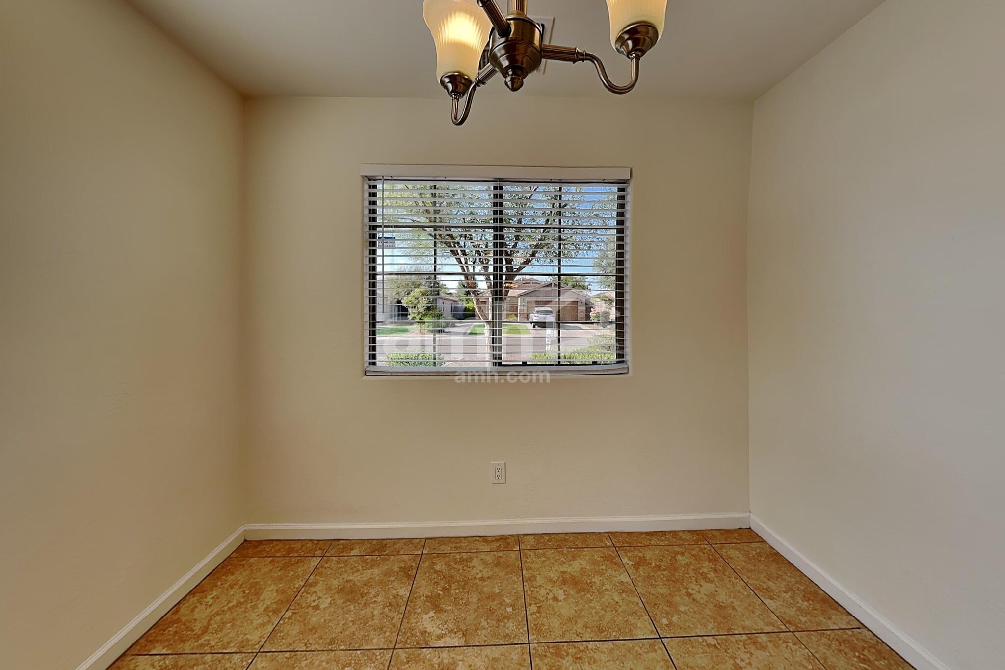 Building Photo - 1417 W Belmont Red Trail