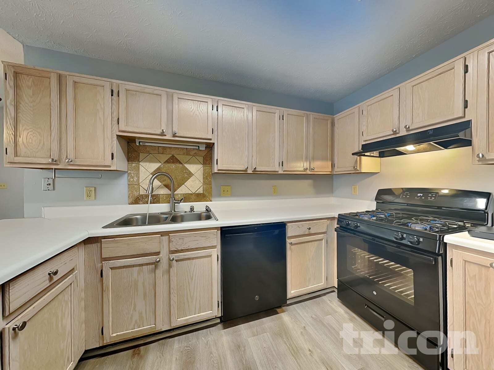 Building Photo - 1831 Commonwealth Dr