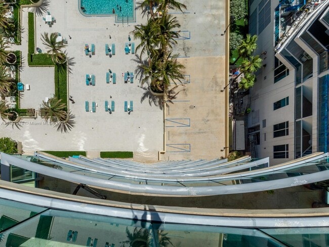 Building Photo - 2501 S Ocean Dr