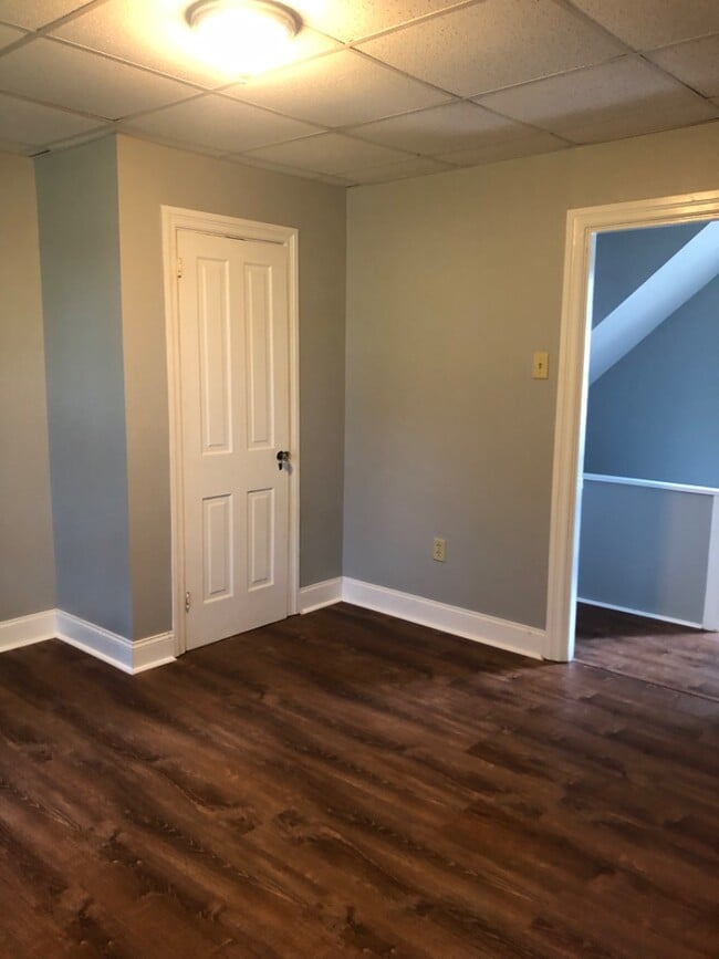 Building Photo - 54 E Main St