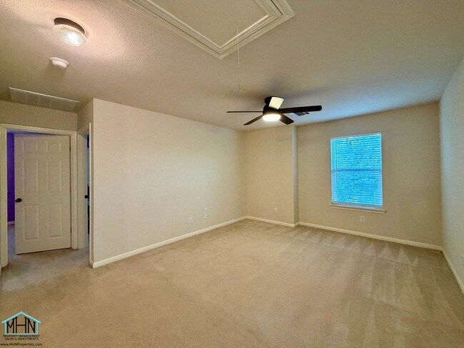 Building Photo - 518 Willow Grove Dr