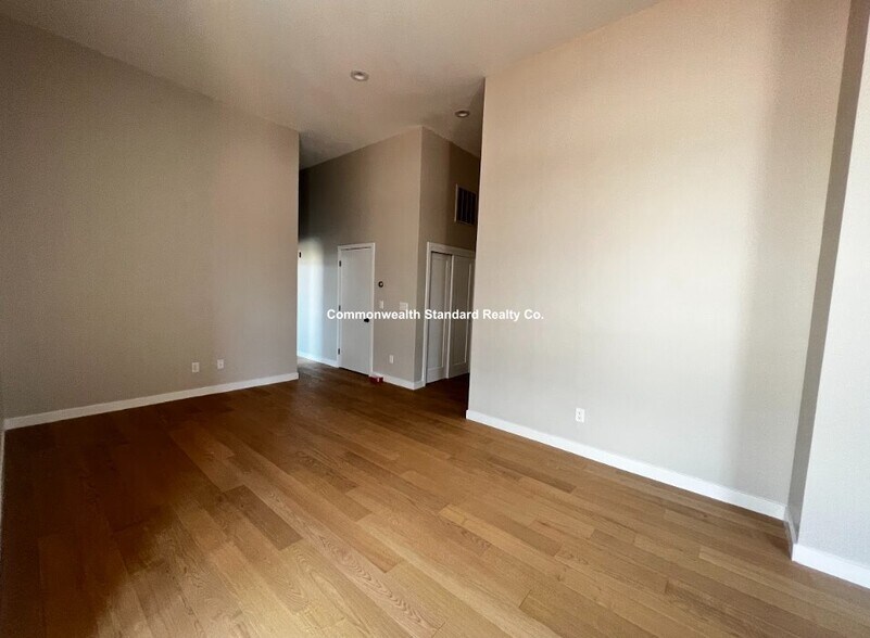 Building Photo - 1661-1663 Washington St. Unit 308