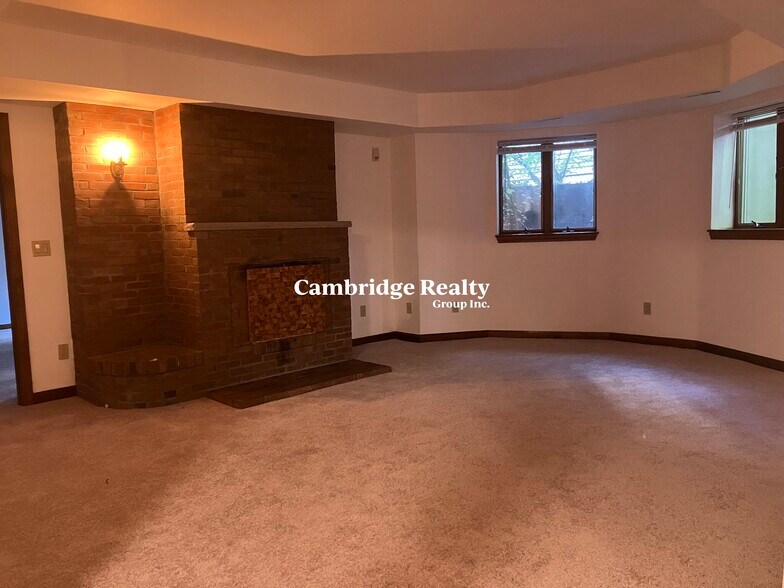 Building Photo - 175 Summer St