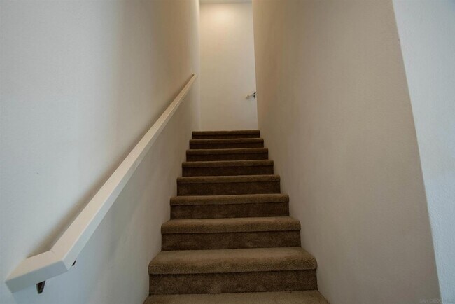 Building Photo - 516 Avenida Centro