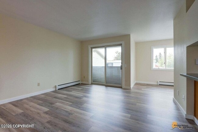 Building Photo - 430 E 14th Ave