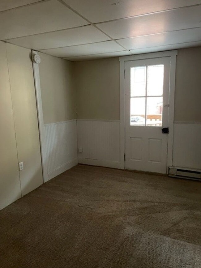 Building Photo - 2nd Floor 1 Bedroom 1 Bathroom Apartment F...