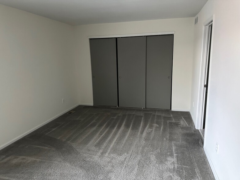Bedroom 2 - 50 Blue Jay Dr
