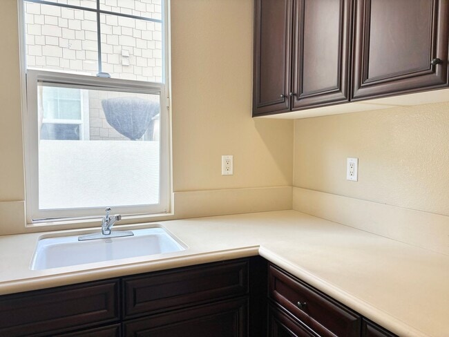 Building Photo - 1702 Aleutian Way