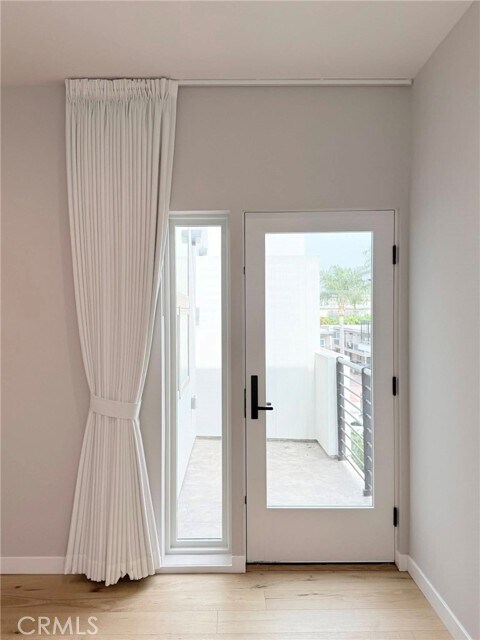 Building Photo - 1729 S Barrington Ave