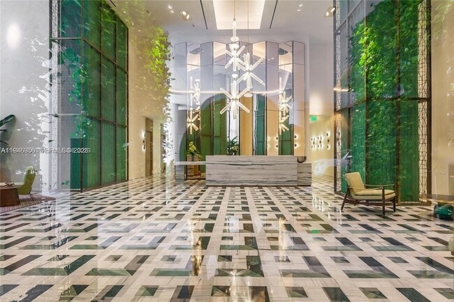 Building Photo - 801 S Miami Ave