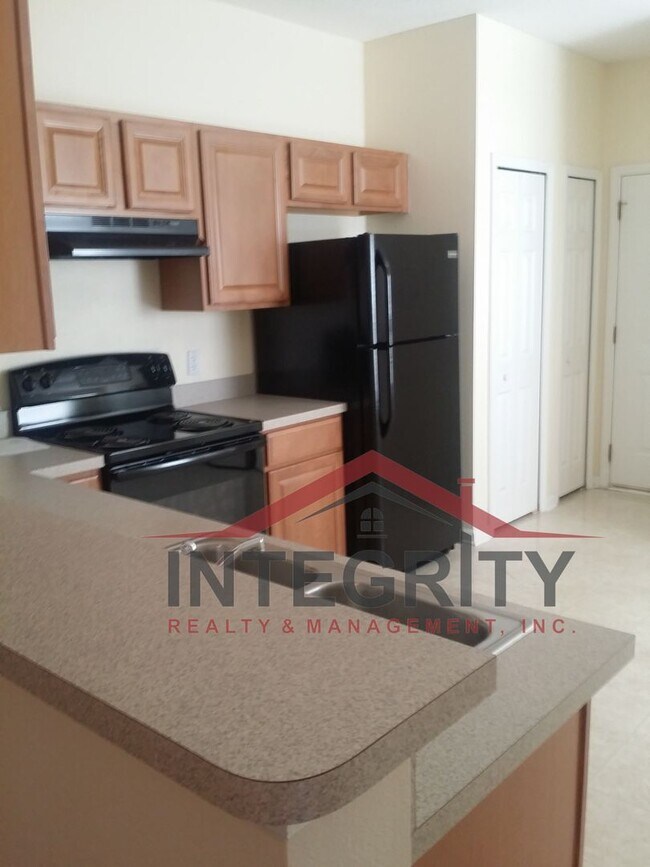 Building Photo - 2 bed/2 bath townhome in Timothy Landing