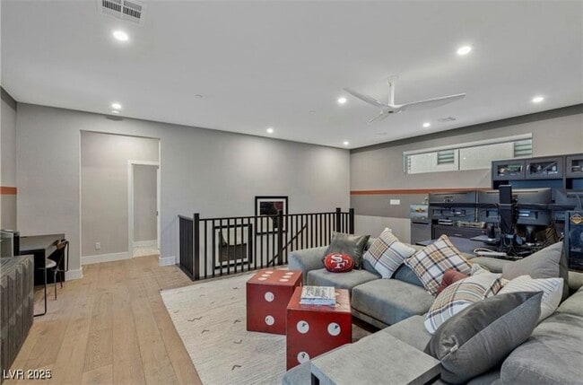 Building Photo - 2518 Veronella St