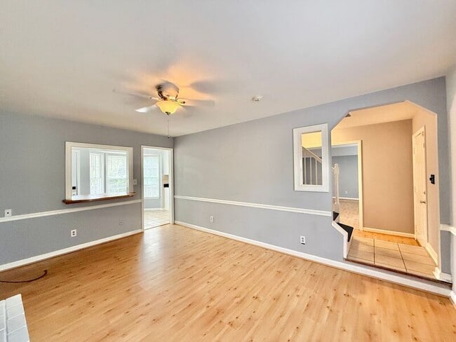 Building Photo - 2617 Valley Woods Ct