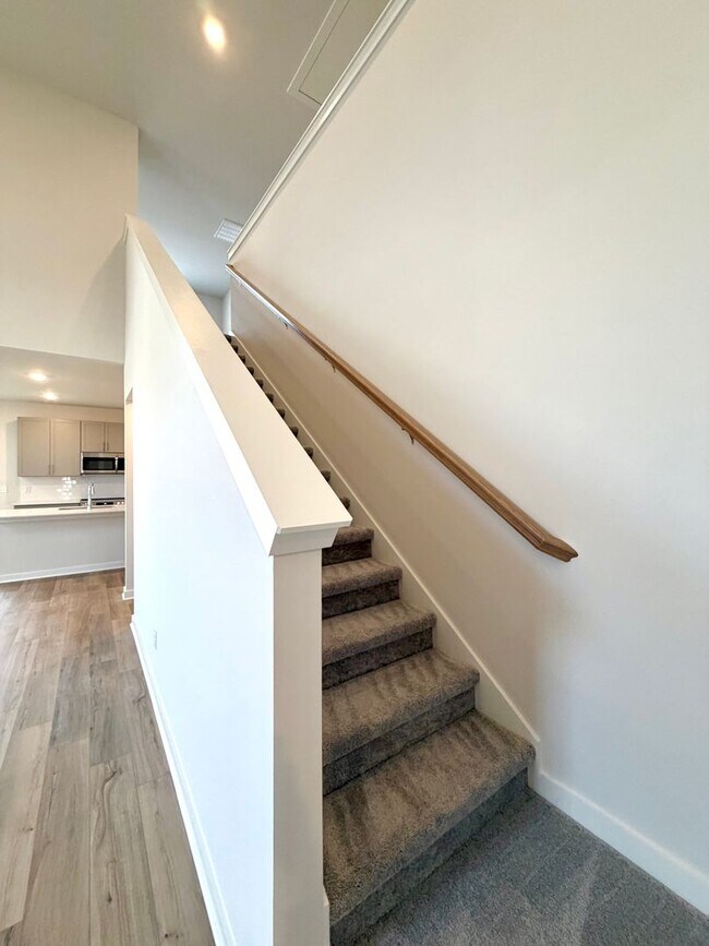 Building Photo - 1333 Gentry Dr