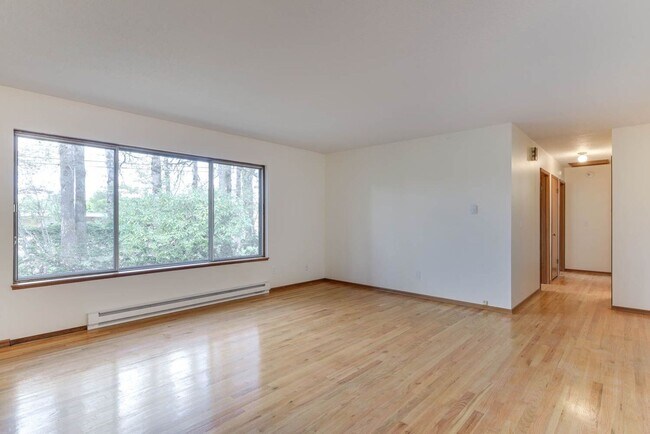 Building Photo - Terra Linda Home - 3 Bedrooms, 2 Baths, 1,...