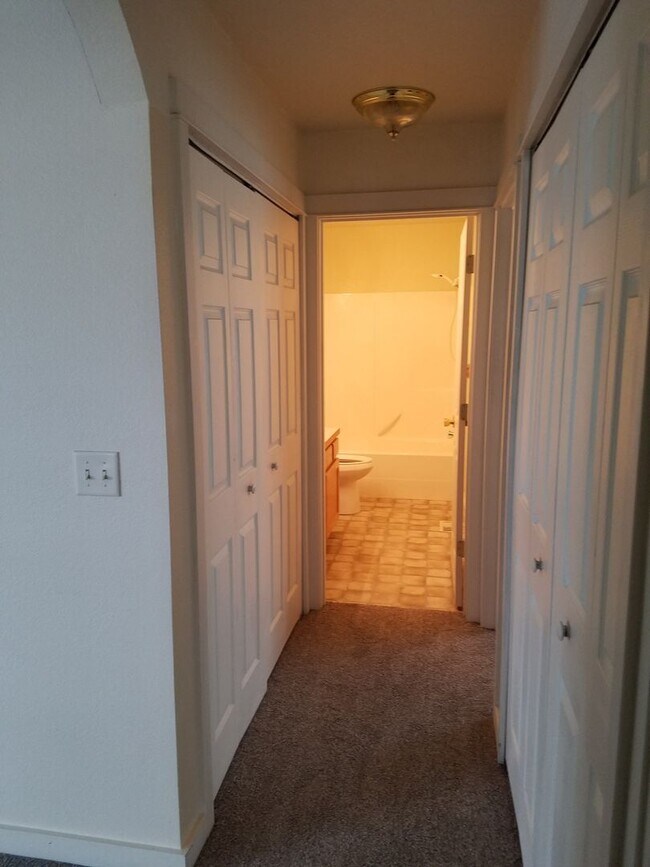 Building Photo - 800 Central Ave