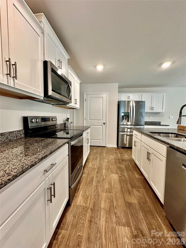 Building Photo - 1339 Mifflin Ln