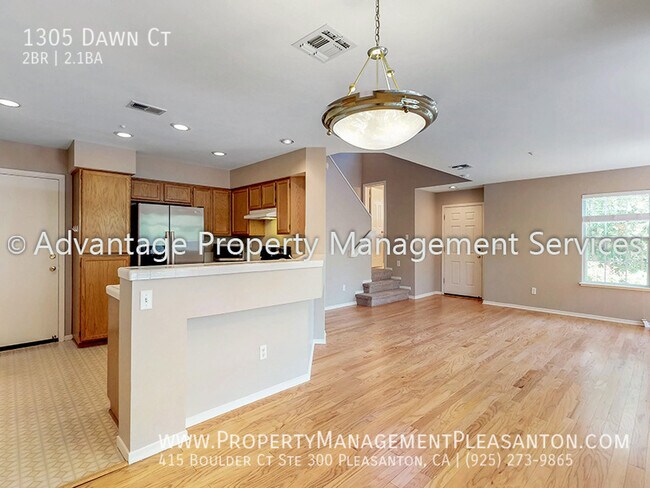 Building Photo - Spacious 2 Bed, 2.5 Bath, Townhome with 2-...