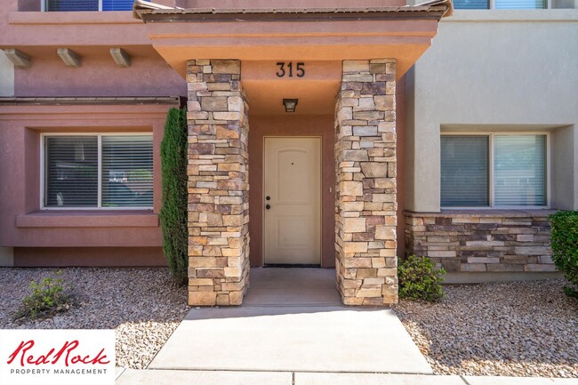 Primary Photo - DOG-FRIENDLY 3 Bedroom Townhome with INTER...