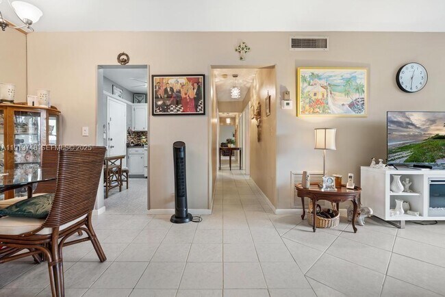 Building Photo - 400 S Cypress Rd