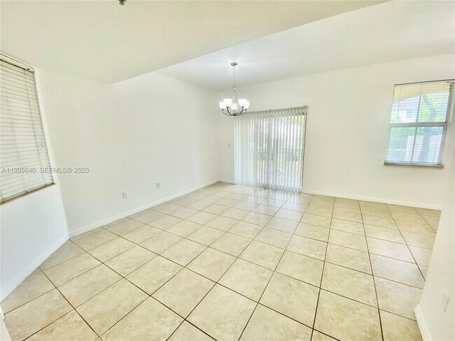 Building Photo - 10885 NW 89th Terrace