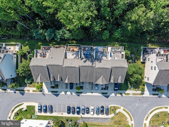 Building Photo - 1221 Orchid Rd